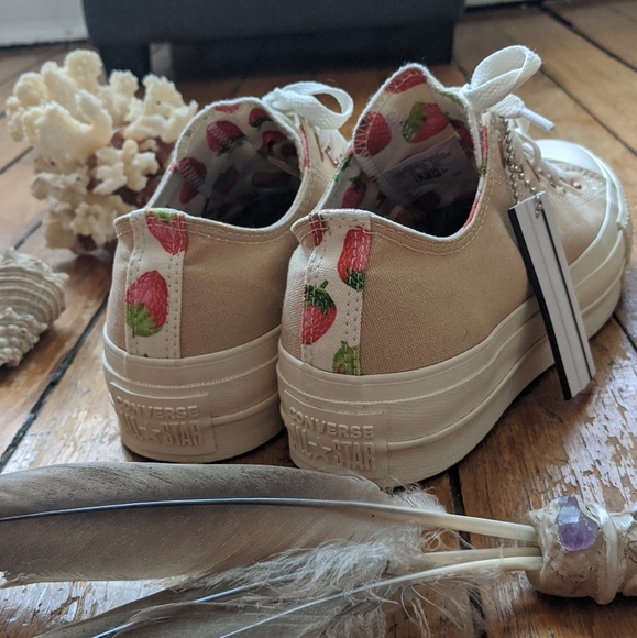 Converse - Picture 5 of 8